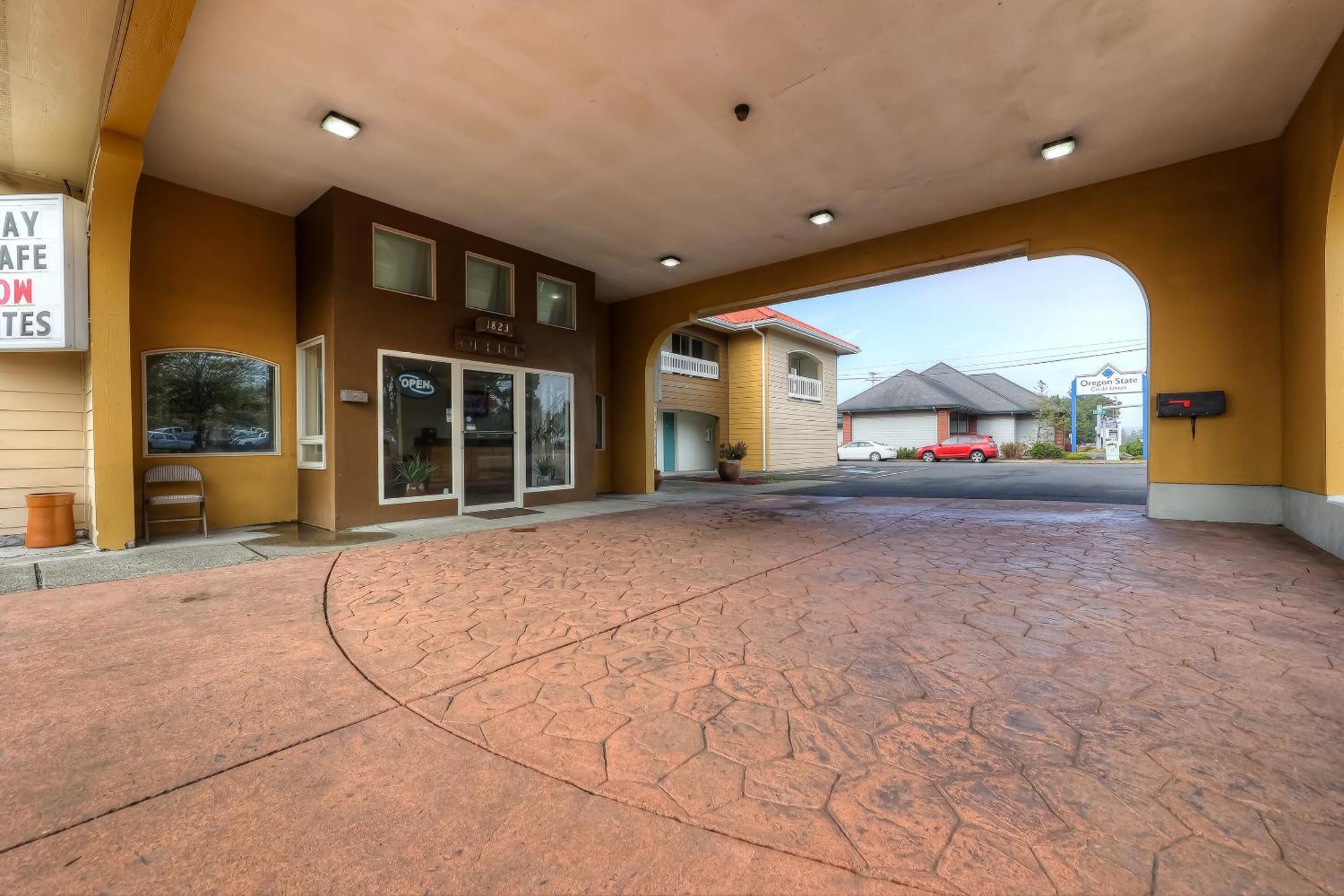 Newport Inn By Oyo - Hwy 101 Exterior foto